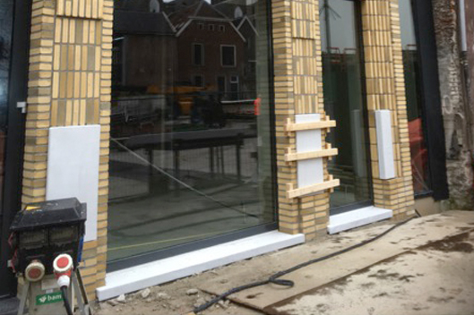 Maatwerk polyester gevelelementen van Comprifalt